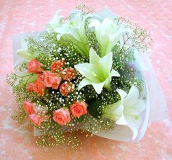  lilyum ve 7 adet g�l buket
