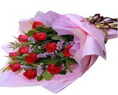 11 adet kirmizi g�llerden g�rsel buket 