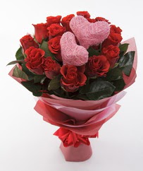 12 adet k�rm�z� g�l ve 2 adet kalp �ubuk  Ulus Ankara �i�ek yolla , �i�ek g�nder , �i�ek�i  