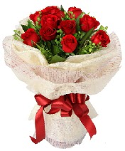 12 adet k�rm�z� g�l buketi  Ulus Ankara �nternetten �i�ek sipari�i 
