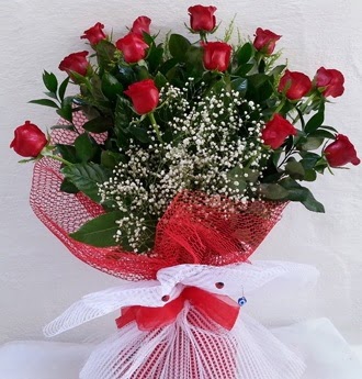 K�z isteme �i�e�i buketi 13 adet k�rm�z� g�l 