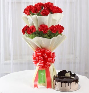 20 adet k�rm�z� karanfil buketi ve ya� pasta 