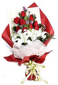  9 adet g�l 2 adet kazablanka buketi