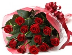  Ulus Ankara İnternetten çiçek siparişi  10 adet kipkirmizi güllerden buket tanzimi