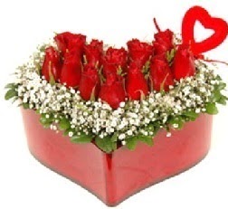 Kalp içerisinde 9 kırmızı gül kalp çubuk  Ulus Ankara çiçek servisi , çiçekçi adresleri 