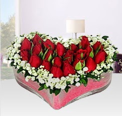 Kalp içerisinde 10 adet kırmızı gül  Ulus Ankara İnternetten çiçek siparişi 